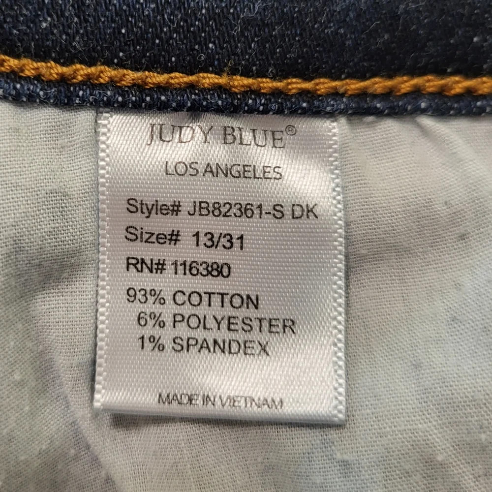 Judy Blue Whiskered Dark Wash Bootcut Jeans Women's Size 13/31 Frayed Hems - Picture 12 of 13